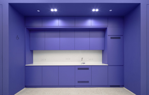 Wide BIG Laboratory mirror zone with glossy metal and color accents