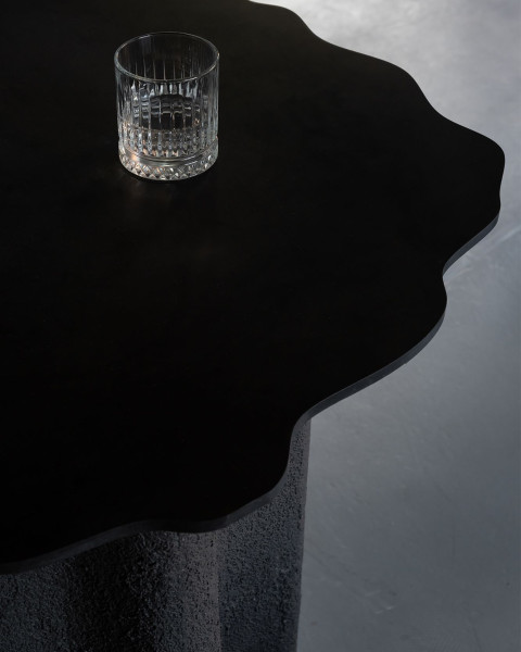 Vertical detail of the tree-stump bar structure in Hookah Restaurant