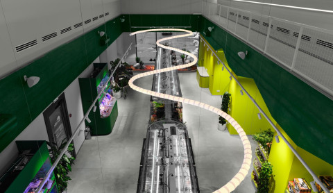 Panteric central light tube and retail display axis