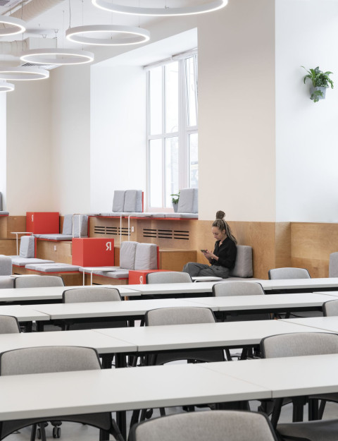 Hammock zone and yellow relaxation area in Yandex x ITMO laboratory